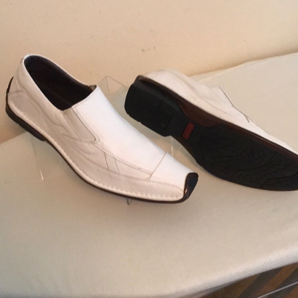 Shoes - Picture 3 of 6